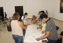 Cobran becas 300 estudiantes de licenciaturas de Izamal