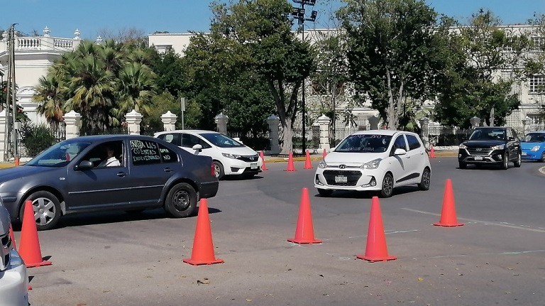 Protestan jubilados del Issste por pago de pensiones en UMA