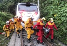Mueren 51 personas en accidente de tren en Taiwán