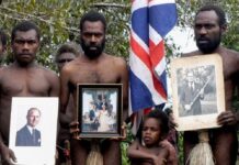 Tribu de Vanuatu lamenta la muerte de su «dios», el Príncipe Felipe