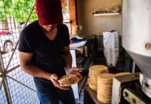 Denuncia líder de pequeños comercios abusos en el kilo de tortilla