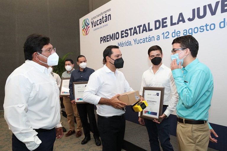 Entregan el Premio Estatal de la Juventud 2021