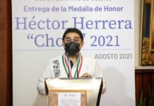 «Cuxum» recibe la medalla Héctor Herrera por su labor en el teatro regional