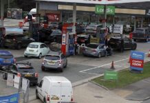 Compras de pánico en Reino Unido por escasez de combustible