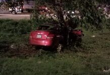 Nueva tragedia en el periférico: automovilista muere prensado