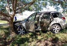 Conductora se accidenta por un tinaco en la Mérida-Progreso