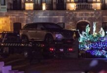Abandonan camioneta con cuerpos en Palacio de Gobierno de Zacatecas