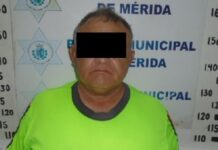Detienen a borracho por romper la puerta de un banco en Mérida