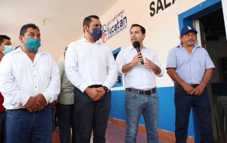 Vila anuncia inédito programa para el rescate de casas ejidales de Yucatán