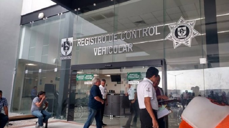 Viene vendaval de críticas por reemplacamiento en Yucatán