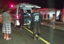 Por rebasar a un ciclista derrapa en su moto en Dzidzantún