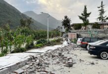 Al menos 21 muertos tras sismo de 6.8 en China