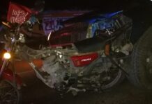 Esposa de motociclista pierde la vida al ser arrollados