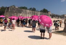 Sufren turistas golpe de calor en Chichén Itzá