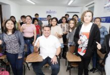 Egresan 23 estudiantes de la Academia Municipal de Inglés