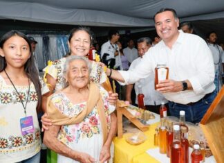 Alcalde recibe a artesanos de 42 municipios del interior