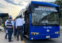 Yucatecos prueban unidad demo articulada del 'Va y Ven'