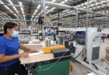 Propuesta de reducir jornada laboral en México es criticada