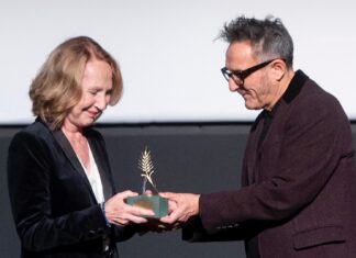 Kiti Mánver recibe Espiga de Honor y reclama justicia para actrices