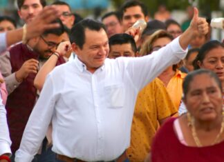 Joaquín 'Huacho' Díaz Mena inició su precampaña ayer