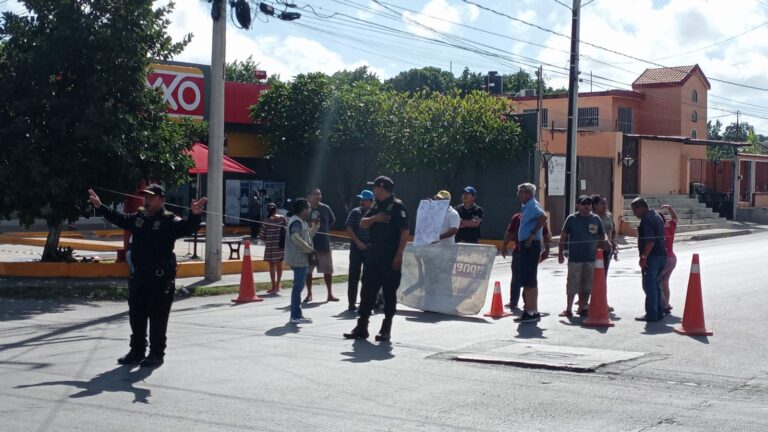 Vecinos del sur de Mérida piden semáforos