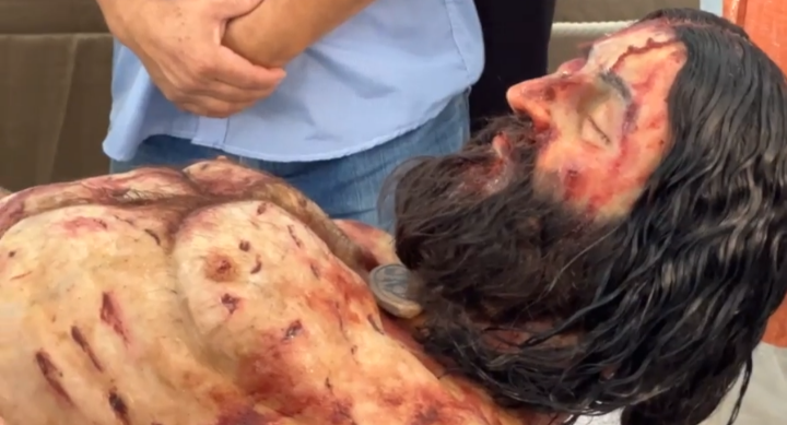 Presentan escultura hiperrealista de Jesús "Hijo del Hombre"