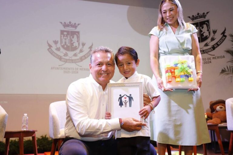 Celebran Cendis 27 años de cuidar a hijas e hijos de trabajadoras