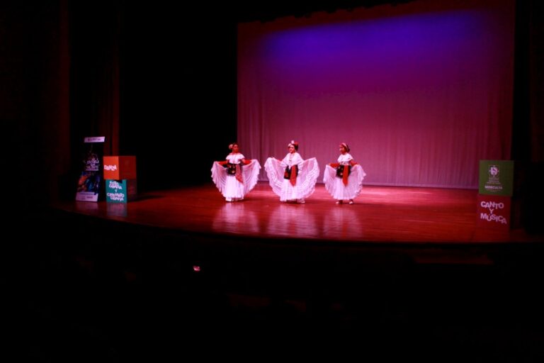 “Mi escuela tiene talento” escaparate artístico estudiantil