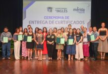 Se gradúan 16 alumnos de la Academia Municipal de Inglés Academia municipal de Inglés