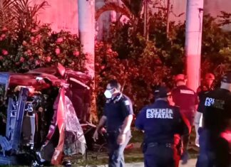 Mujer queda atrapada en choque en Mérida-Progreso