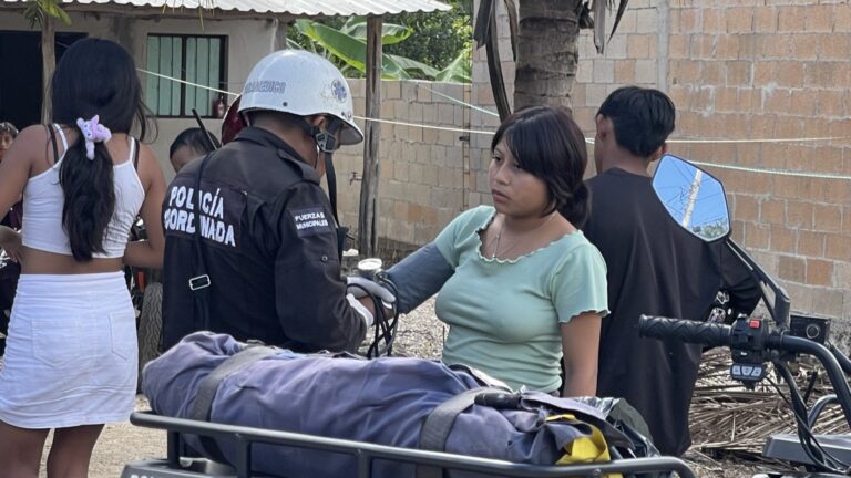 Automovilista huye tras accidente; hay tres lesionados