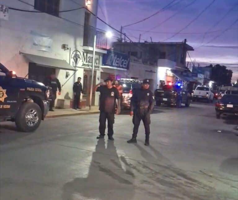 Ya ni Chemax se salva, asaltan joyería