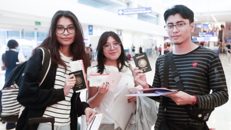 Estudiantes yucatecos viajan a Canadá por beca