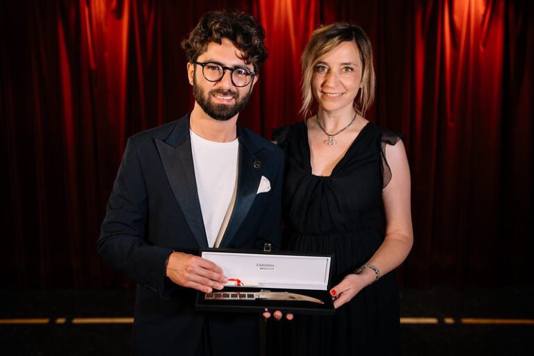 Recibe actriz Irene Escolar premio Ciudad de Huesca Carlos Saura