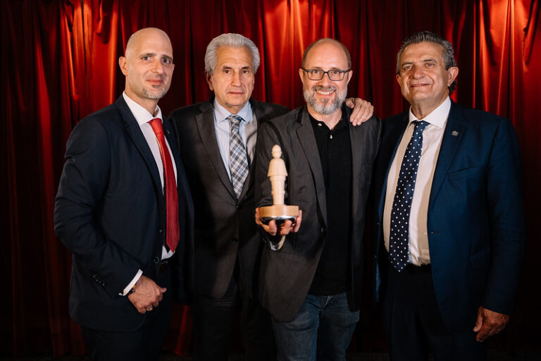 Recibe actriz Irene Escolar premio Ciudad de Huesca Carlos Saura