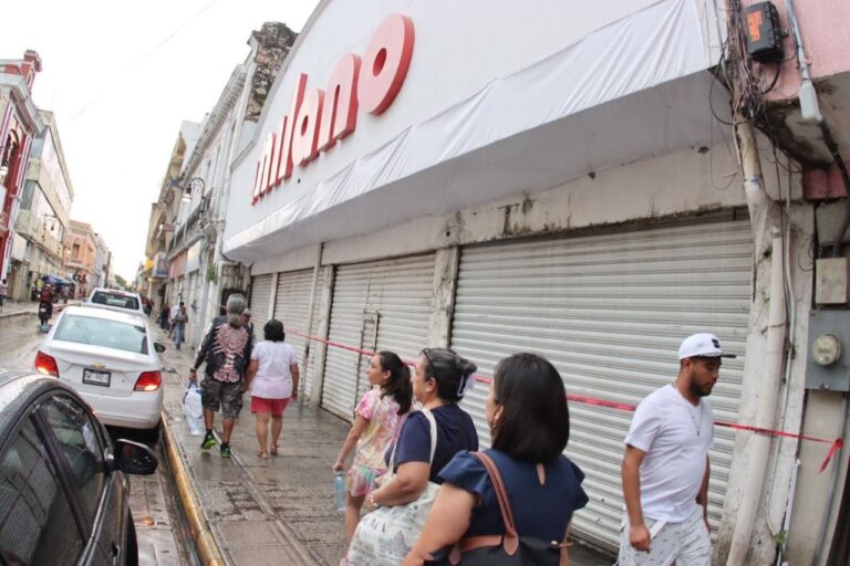 Clausuran tienda de topa por techo riesgoso en el centro de Mérida Clausuran tienda de topa por techo riesgoso en el centro de Mérida