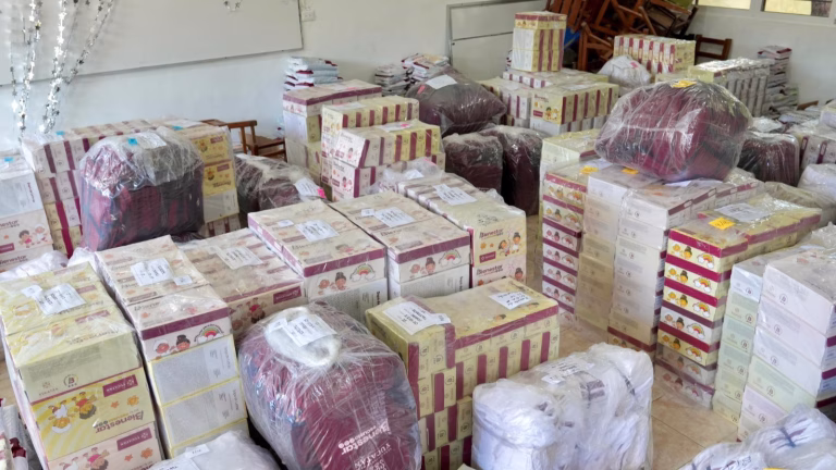 Avanza entrega de paquetes escolares en Yucatán