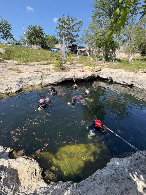 Extraen más de 100 kilos de basura del cenote Chen Há en Dzityá