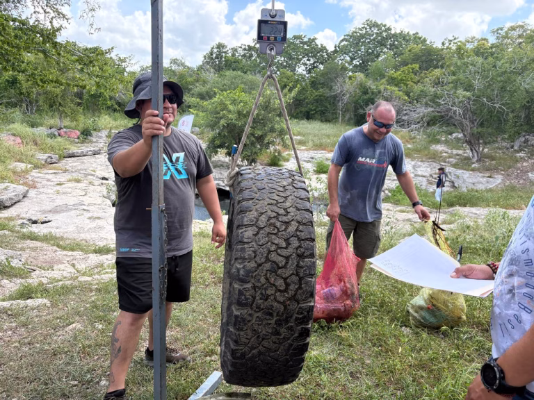 Extraen más de 100 kilos de basura del cenote Chen Há en Dzityá