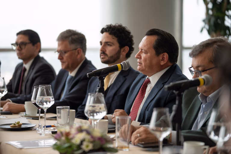Yucatán recibe dos nuevas inversiones por 15 mil mdp Yucatán recibe dos nuevas inversiones por 15 mil mdp