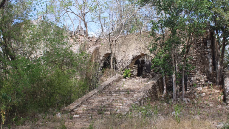 Saquean y destruyen sitio sagrado de Mopila en Yaxcabá
