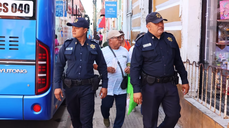 Refuerzan seguridad en mercados y cementerios de Mérida