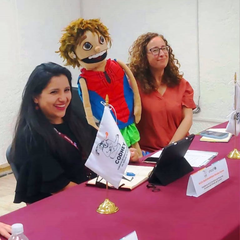 Unen esfuerzos por derechos de la niñez