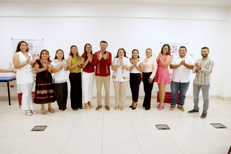 Asignan 160 plazas docentes para ciclo 2025-2026