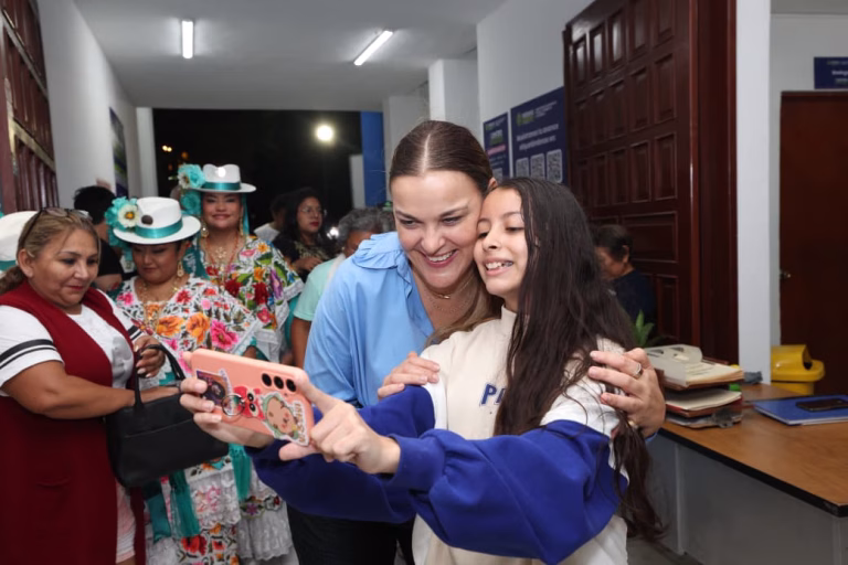 Nora Quintana estrena Centro Aprende 