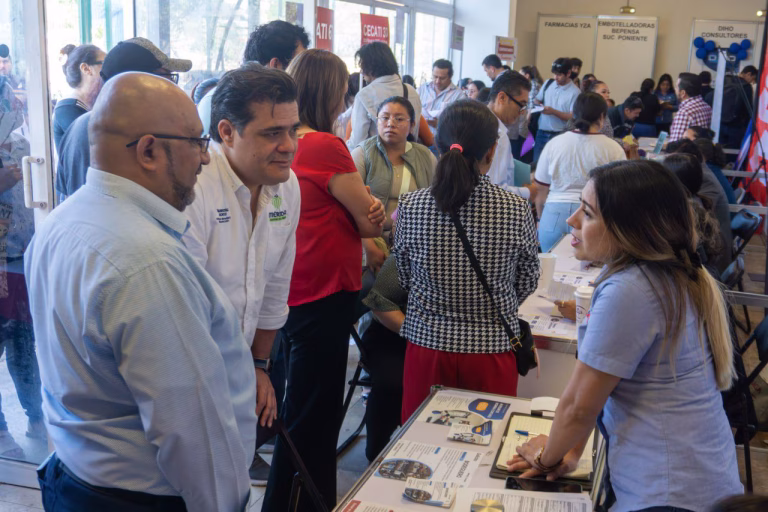 Feria del Empleo reúne a 400 personas