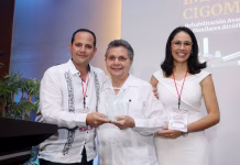 Rinden homenaje al doctor yucateco Roberto Sosa