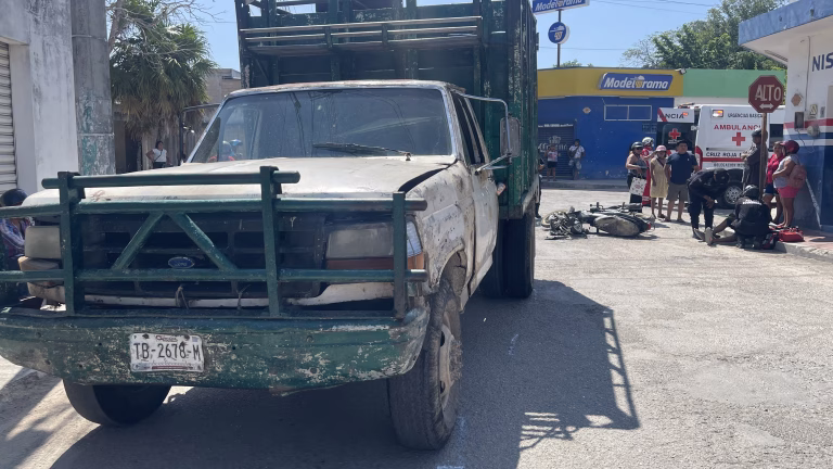 choque Tizimín camioneta