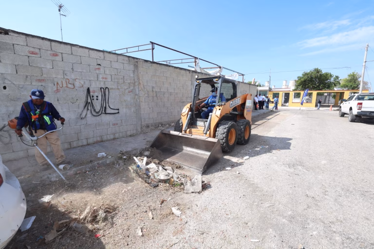 Retiran 878 toneladas de basura tras operativo en Manzana 115