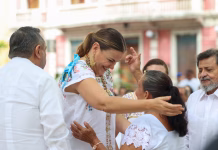 Cecilia Patrón reconoce a madres meridanas y anuncia apoyos